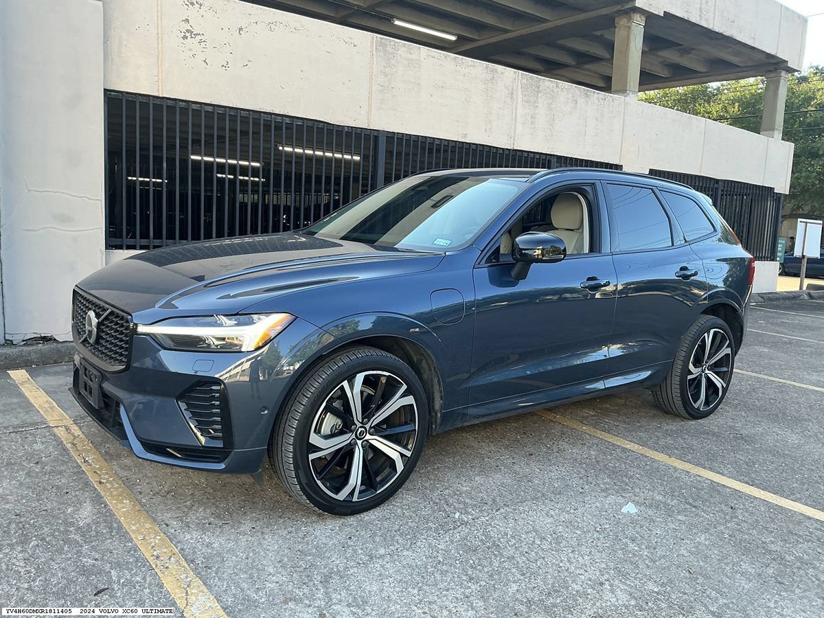 Used 2024 Volvo XC60 T8 Ultimate w/ Climate Package AWD/4WD image 4