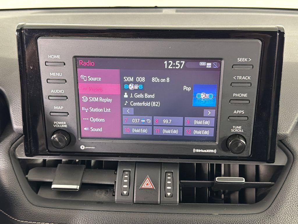 Used 2020 Toyota RAV4 XLE Premium image 30