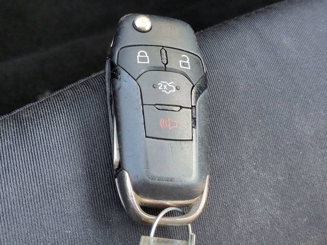 Used 2016 Ford Fusion SE FWD image 25