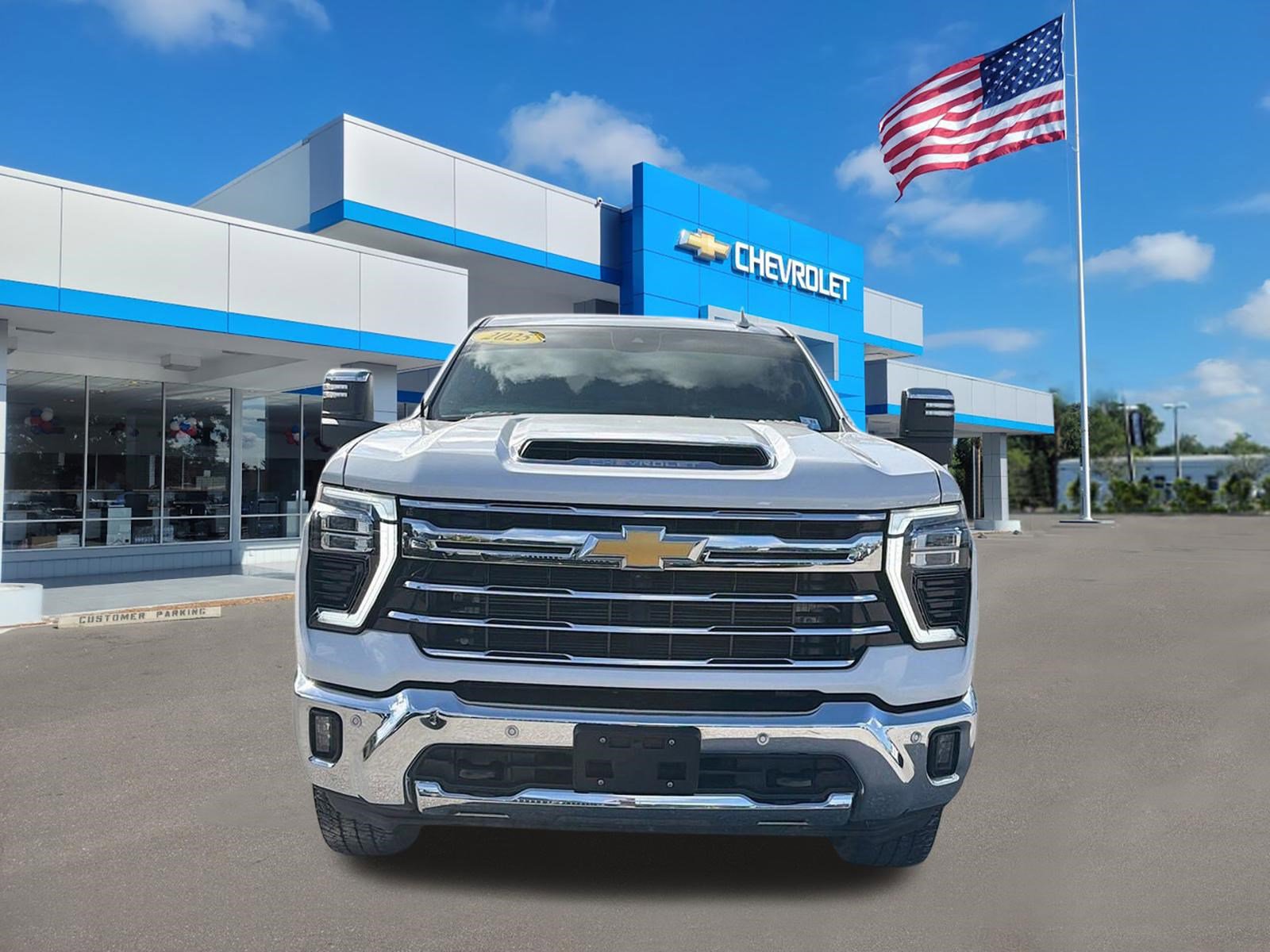 Used 2025 Chevrolet Silverado 2500 LTZ w/ LTZ Convenience Package AWD/4WD image 9