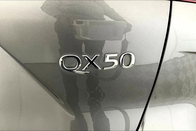 Used 2019 INFINITI QX50 Essential w/ Premium Heat Package image 14