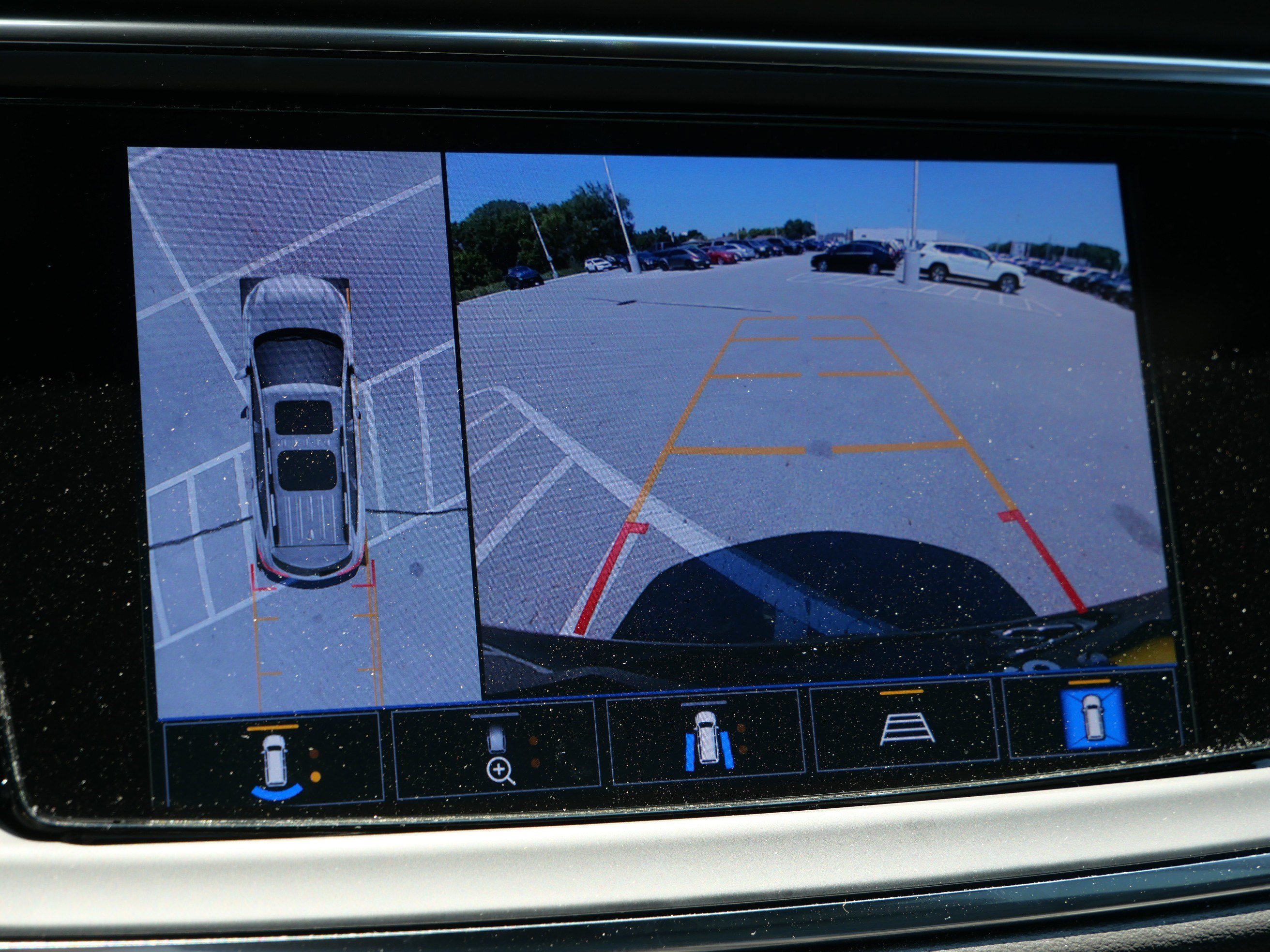 Used 2023 Buick Enclave Avenir w/ Avenir Technology Package AWD/4WD image 33