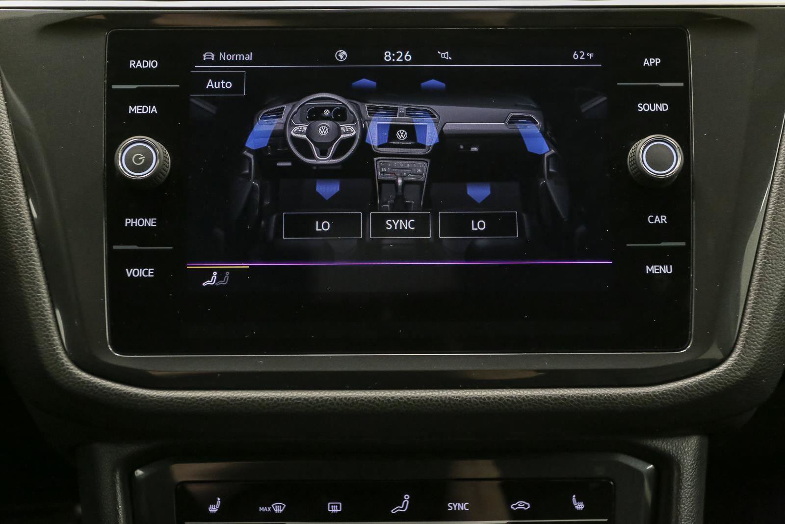 Certified 2024 Volkswagen Tiguan SE R-Line AWD/4WD image 33
