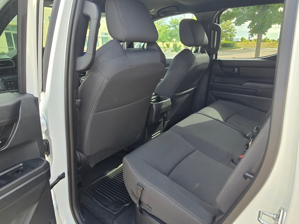 Used 2025 Toyota Tacoma SR5 AWD/4WD image 17