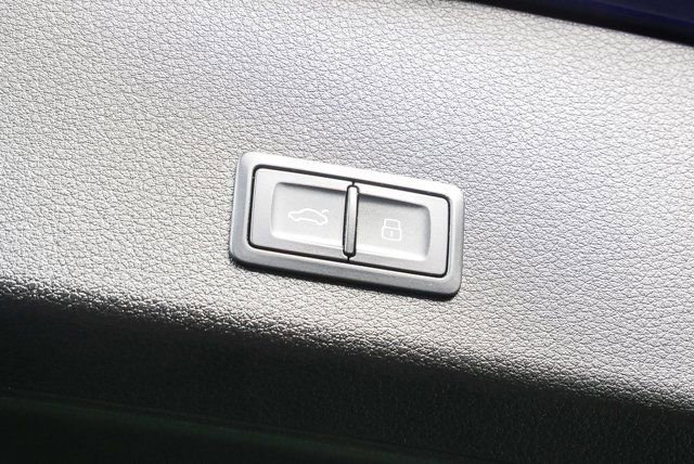 Certified 2023 Audi e-tron Premium Plus w/ Premium Plus Package AWD/4WD image 30