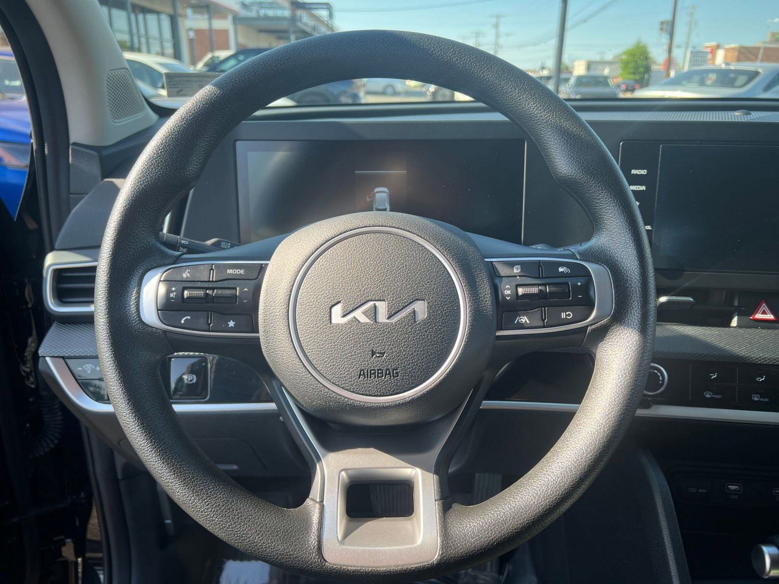 Used 2025 Kia Sportage LX FWD image 27