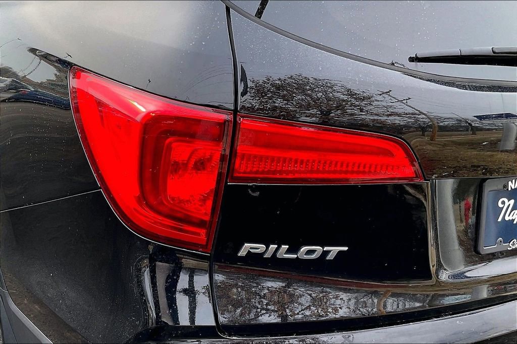 Used 2016 Honda Pilot Touring image 32