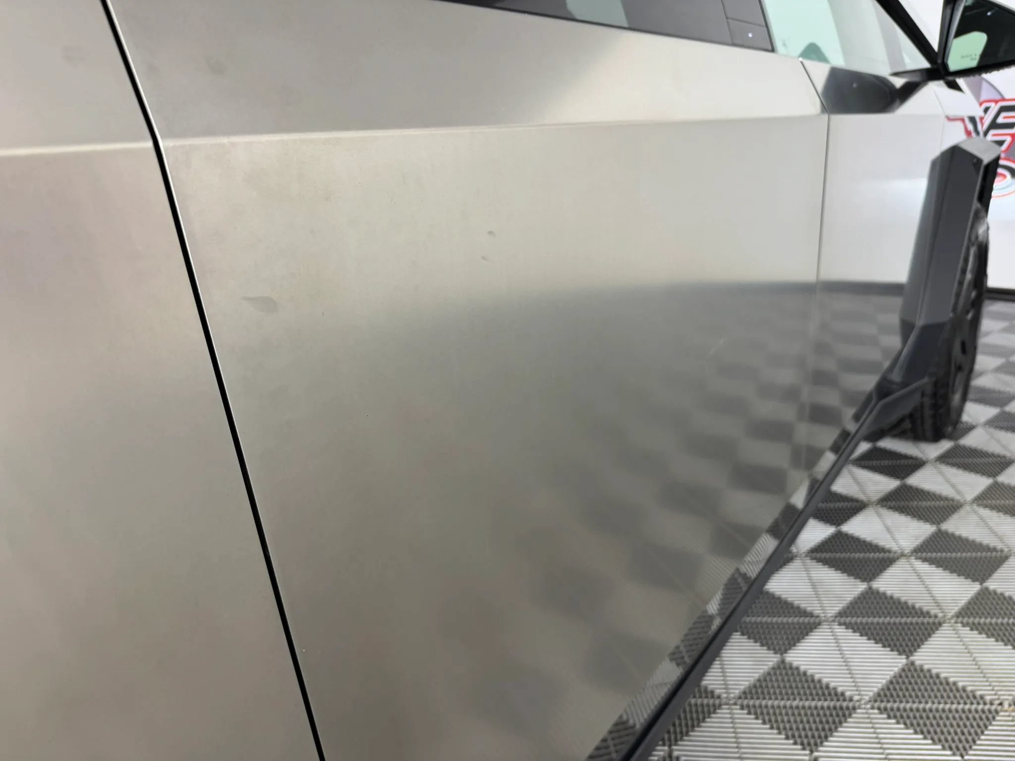 Used 2024 Tesla Cybertruck AWD Crew Cab image 27
