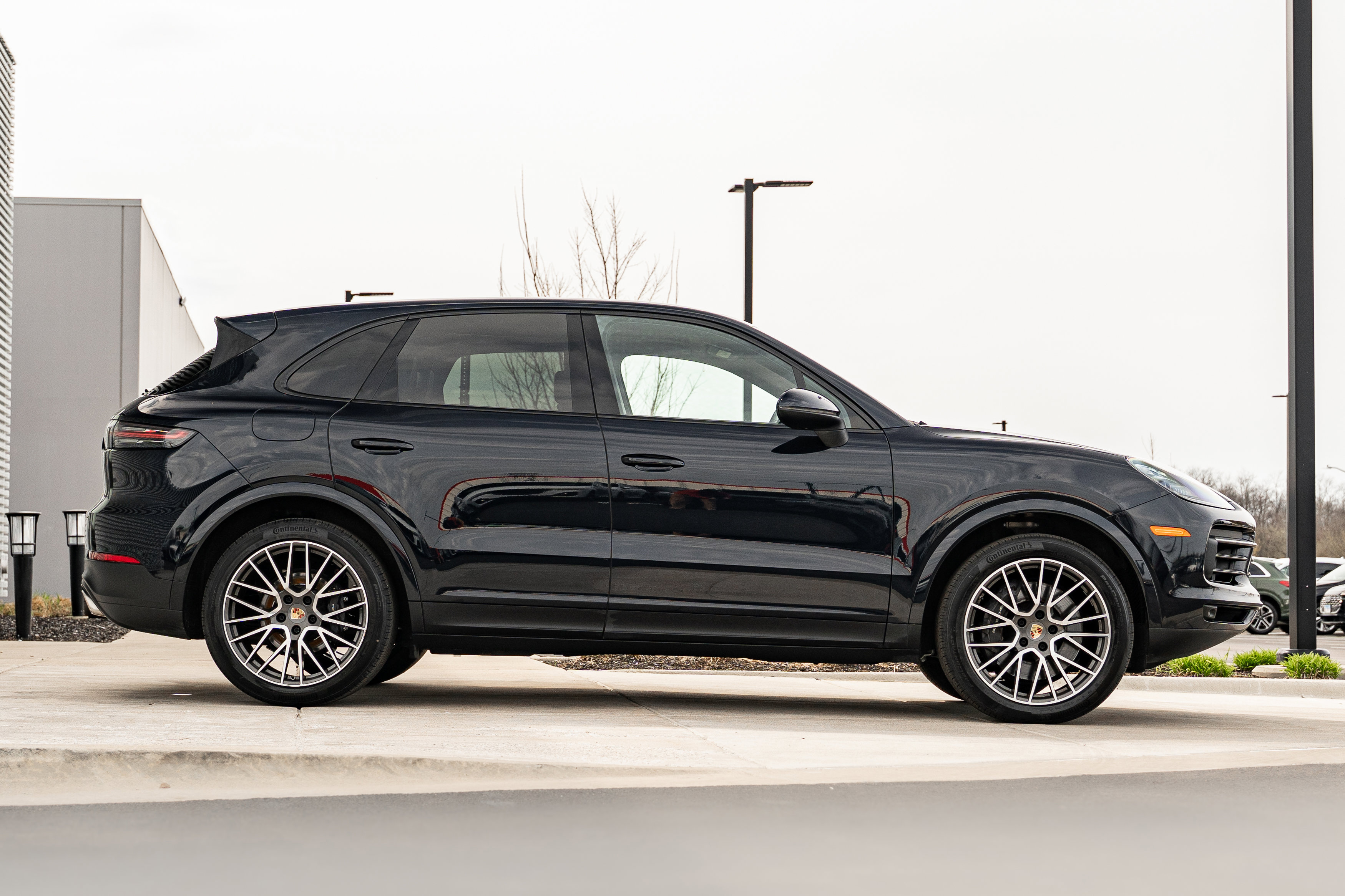 Used 2021 Porsche Cayenne image 3