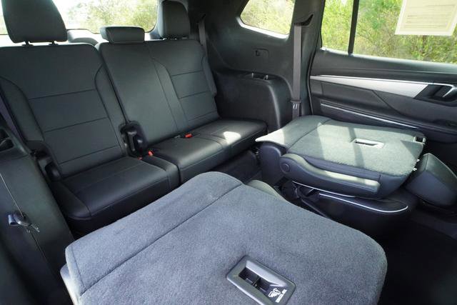 Used 2025 Buick Enclave Preferred image 28