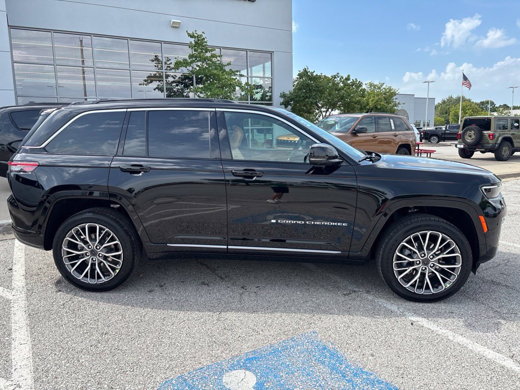 New 2027 Jeep Grand Cherokee Summit AWD/4WD image 13