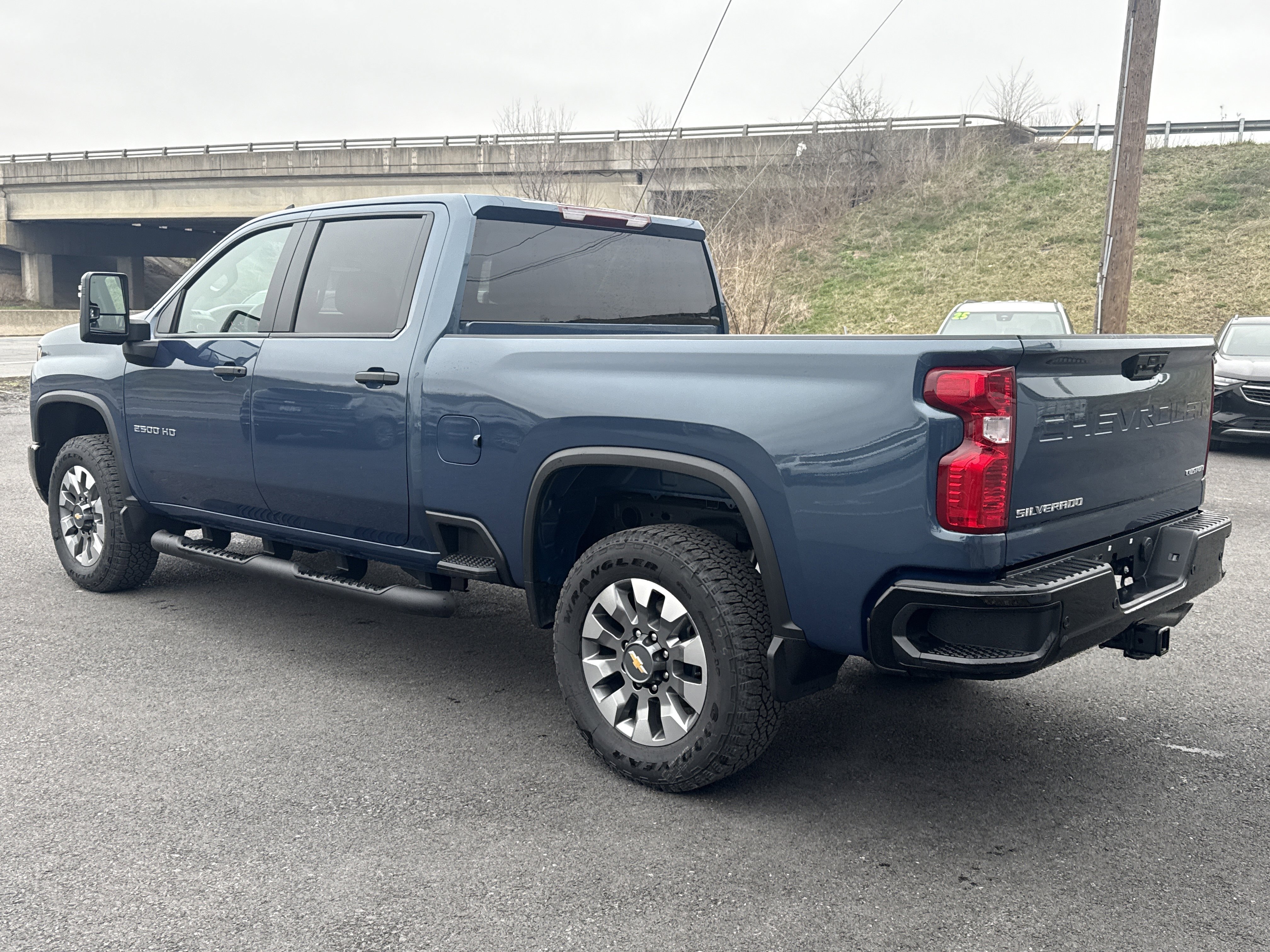 Used 2026 Chevrolet Silverado 2500 Custom w/ Custom Value Package image 6