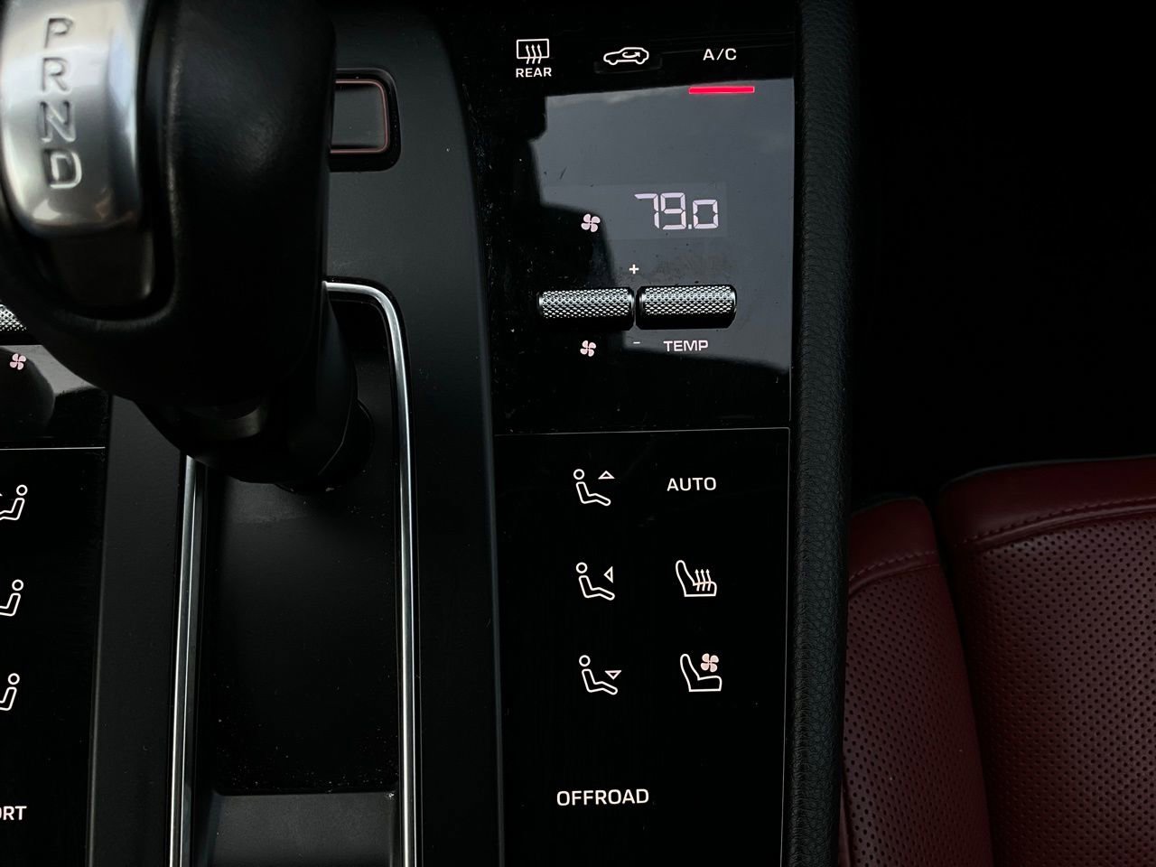 Used 2022 Porsche Macan S image 30