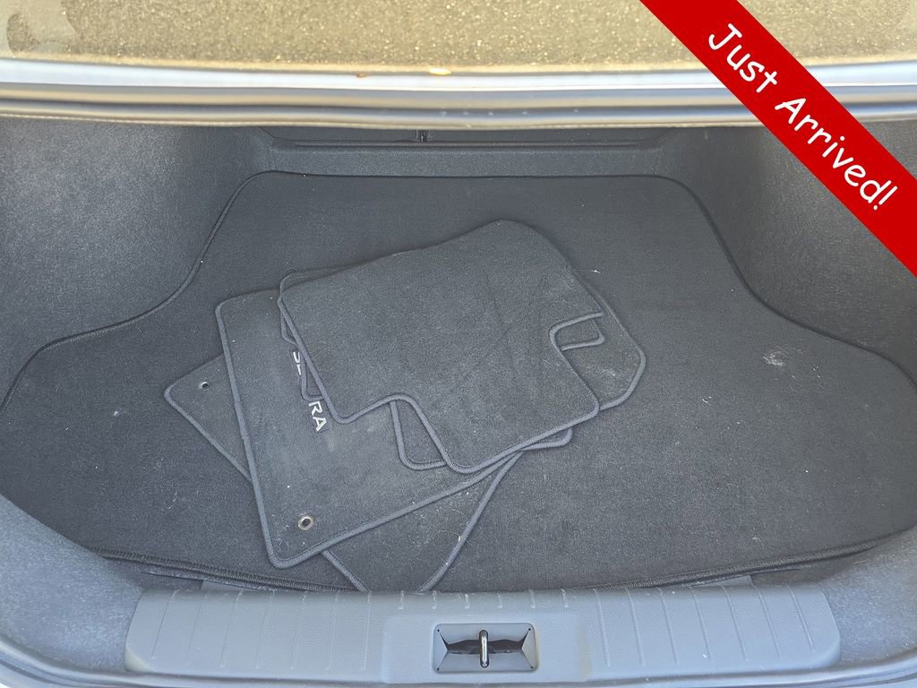 Used 2025 Nissan Sentra SR w/ Midnight Edition FWD image 9
