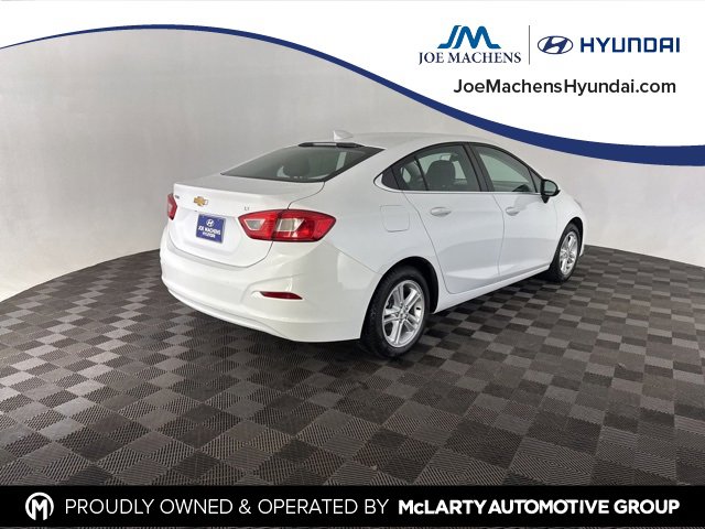 Used 2018 Chevrolet Cruze LT w/ Convenience Package image 6