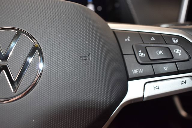 Used 2024 Volkswagen Atlas Cross Sport SEL R-Line AWD/4WD image 25