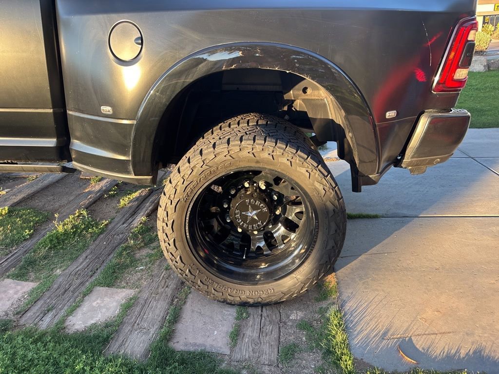 Used 2022 RAM 3500 Limited image 11