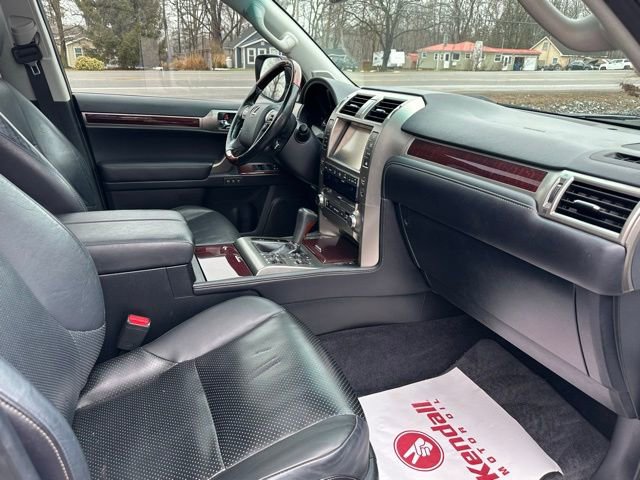 Used 2016 Lexus GX 460 Luxury w/ Preferred Accessory Package image 15
