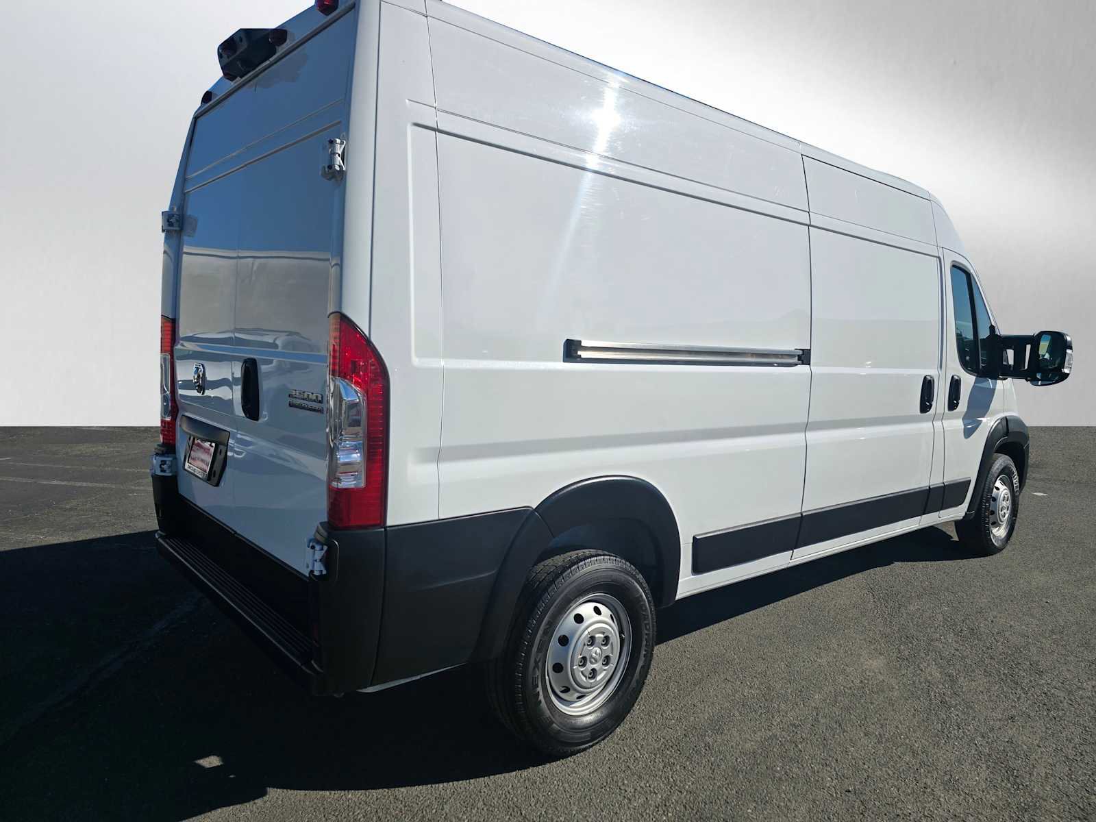 Used 2023 RAM ProMaster 2500 image 3