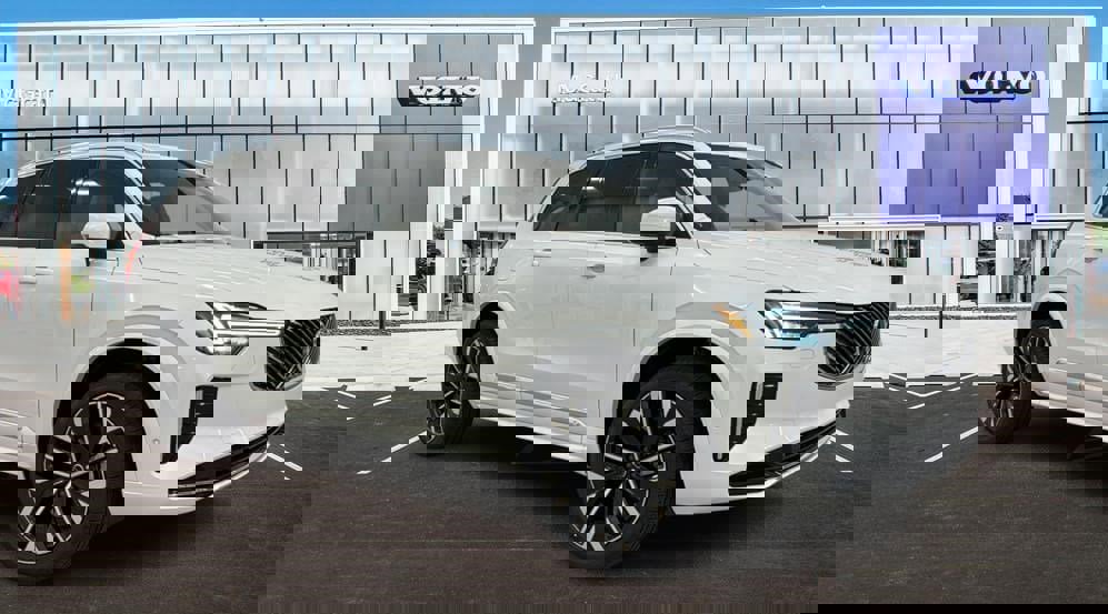 Used 2026 Volvo XC90 B6 Plus w/ Protection Package Premier image 1