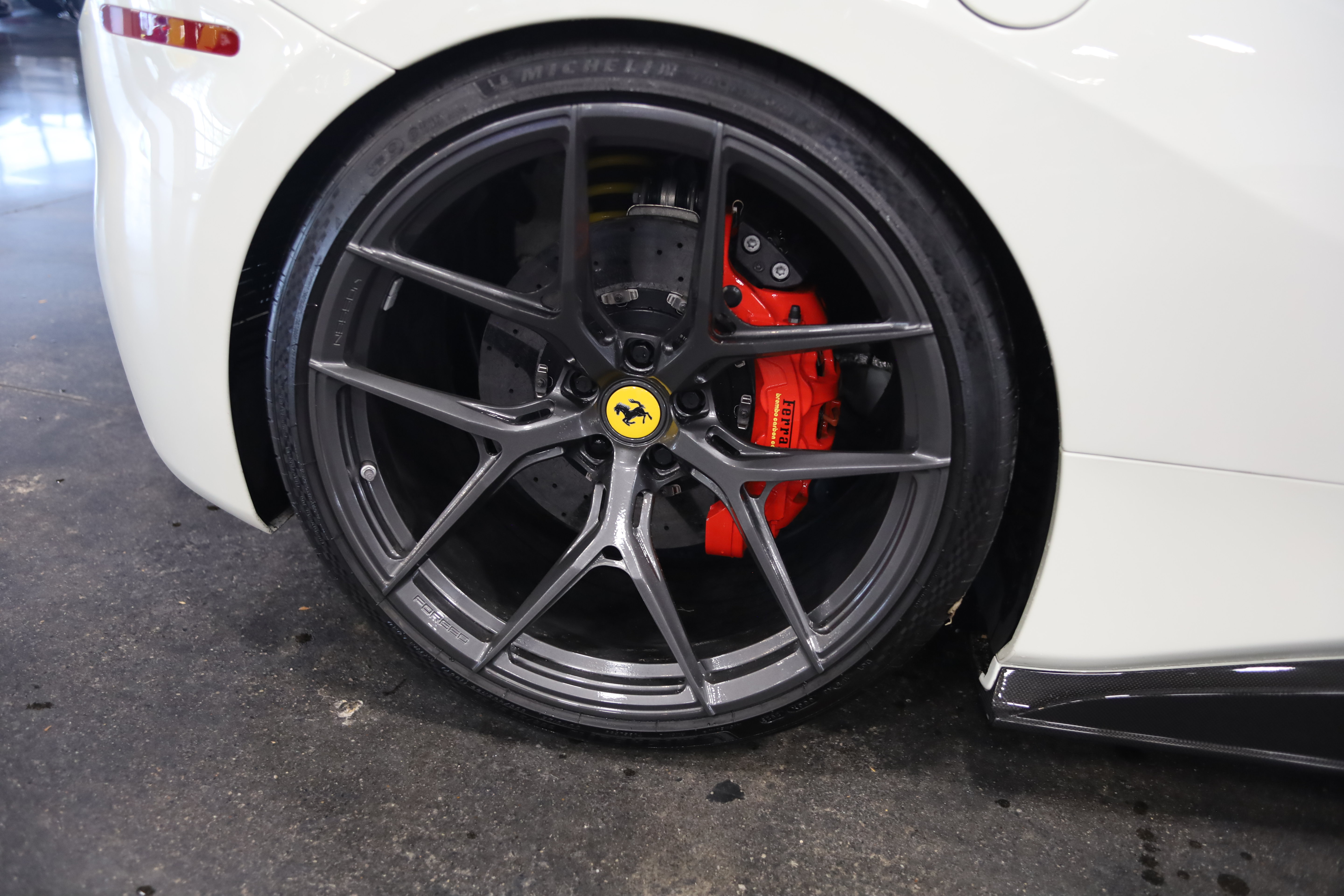 Used 2018 Ferrari 488 GTB RWD image 11