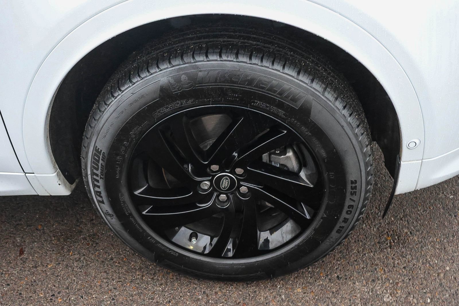 Used 2025 Land Rover Discovery Sport S image 14