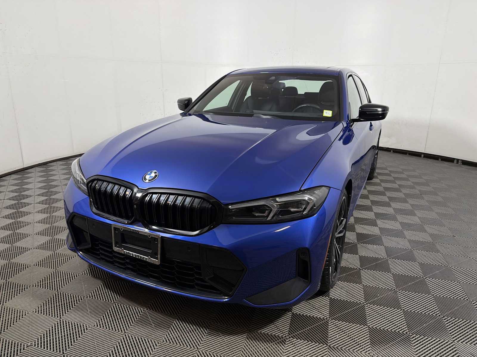 Used 2024 BMW 330i xDrive Sedan w/ M Sport Package AWD/4WD image 3