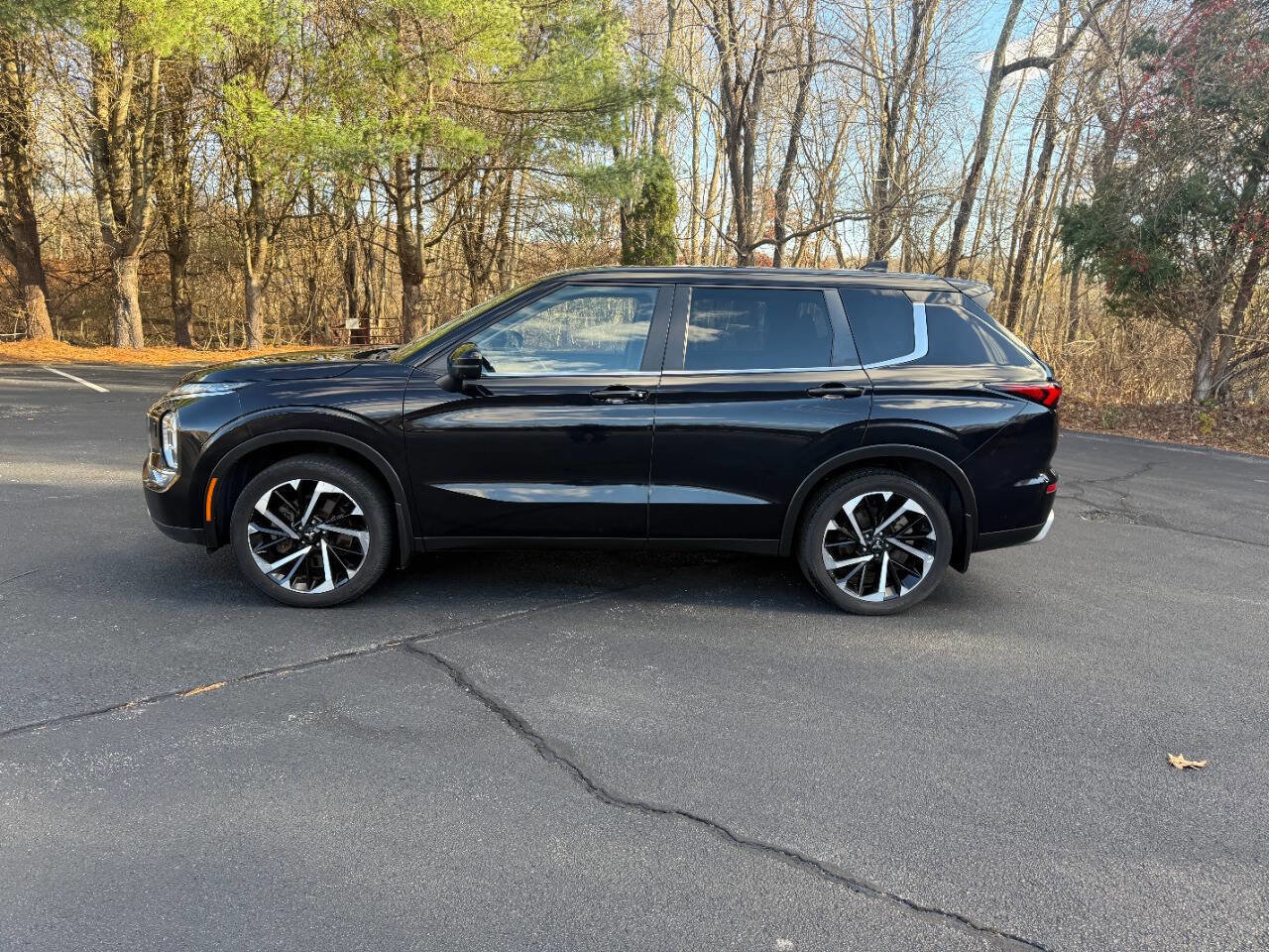 Used 2023 Mitsubishi Outlander SE image 8