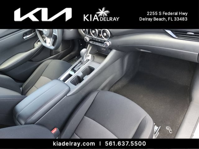 Used 2023 Nissan Sentra SV FWD image 12