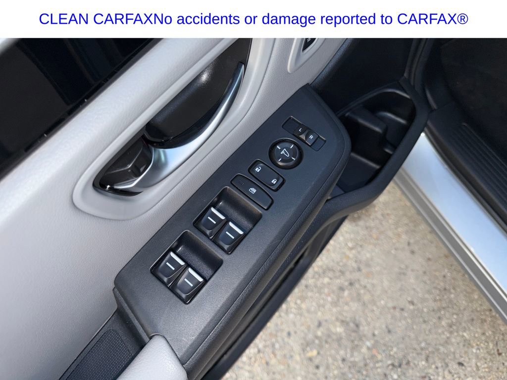 Used 2025 Honda Pilot EX-L image 12