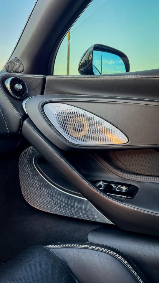 Used 2021 McLaren GT image 16