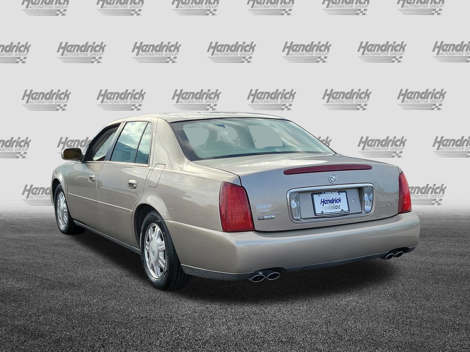 Used 2004 Cadillac De Ville w/ Equipment Group FWD image 5