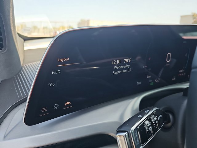 New 2026 Cadillac Vistiq Platinum image 24
