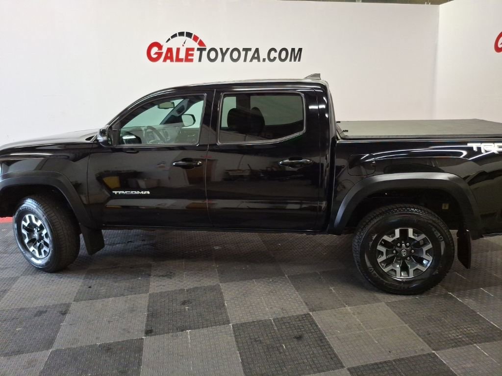 Used 2017 Toyota Tacoma TRD Off-Road w/ Tow Package image 9