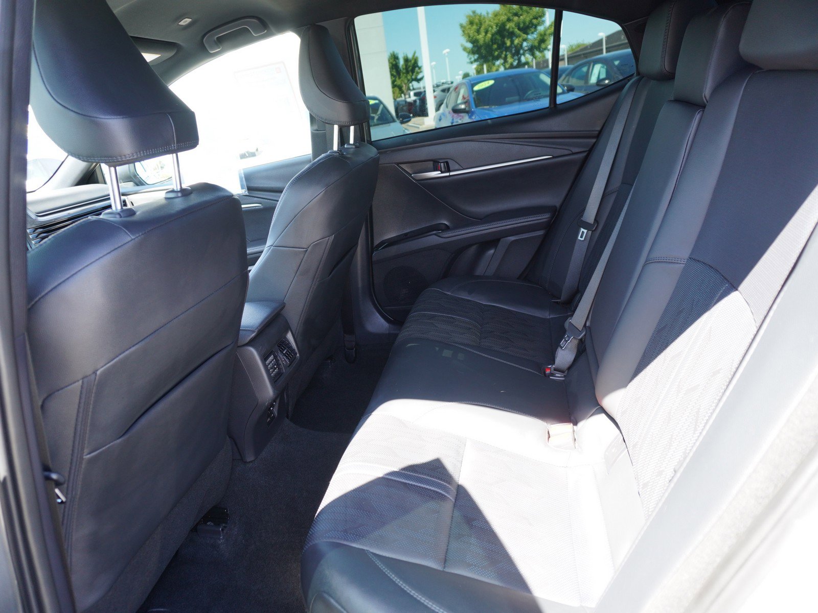 Used 2025 Toyota Camry XSE FWD image 13
