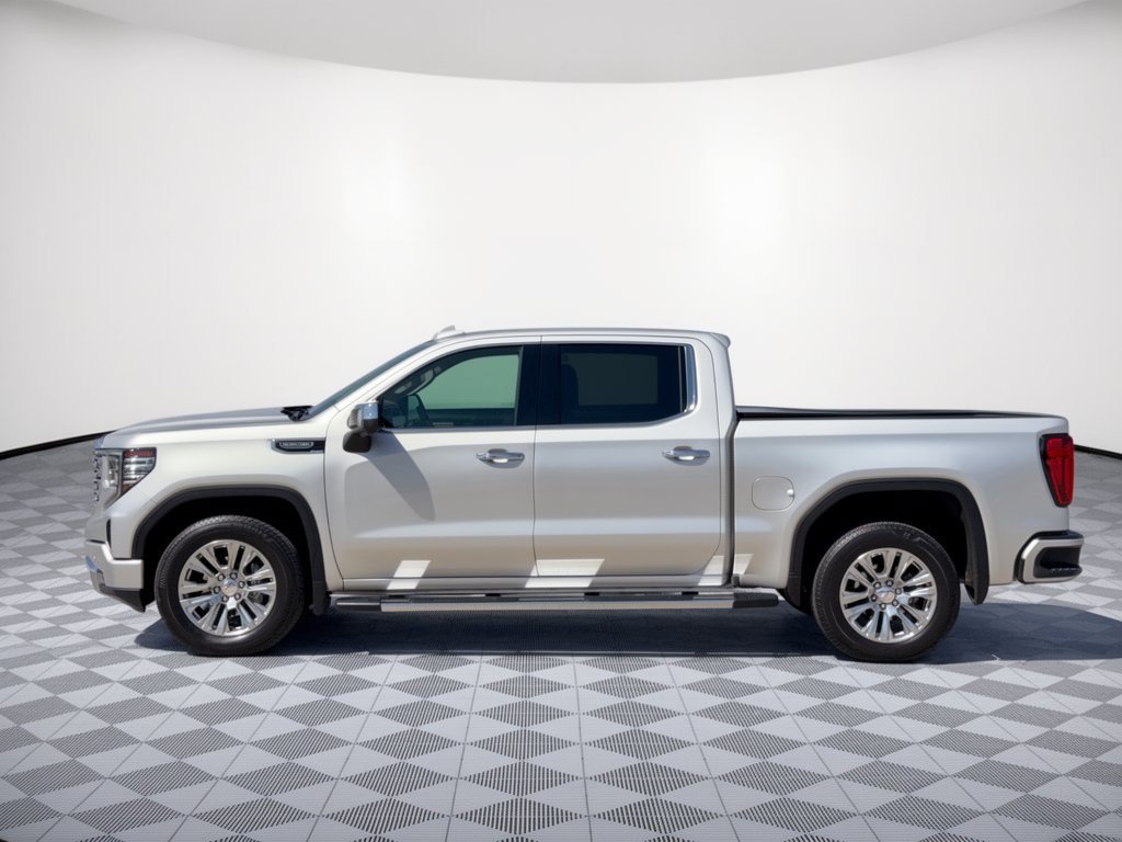 Used 2022 GMC Sierra 1500 Denali RWD image 2