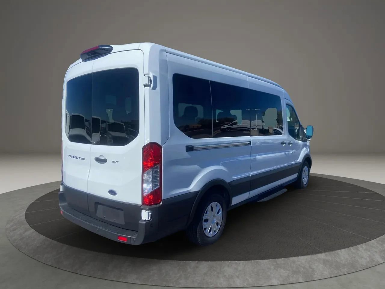 Used 2021 Ford Transit 350 XLT image 6