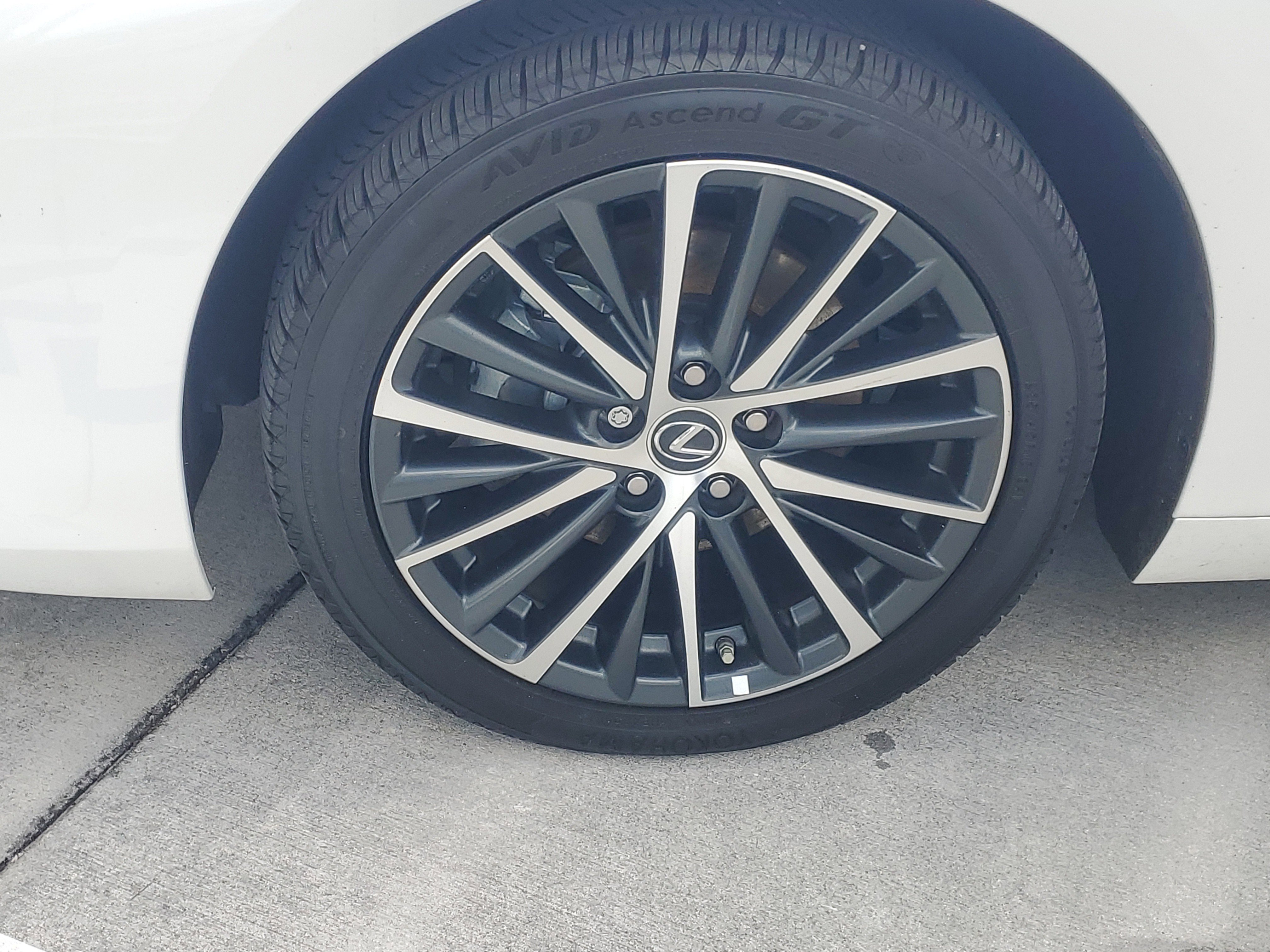 Used 2025 Lexus ES 350 w/ Premium Package FWD image 6