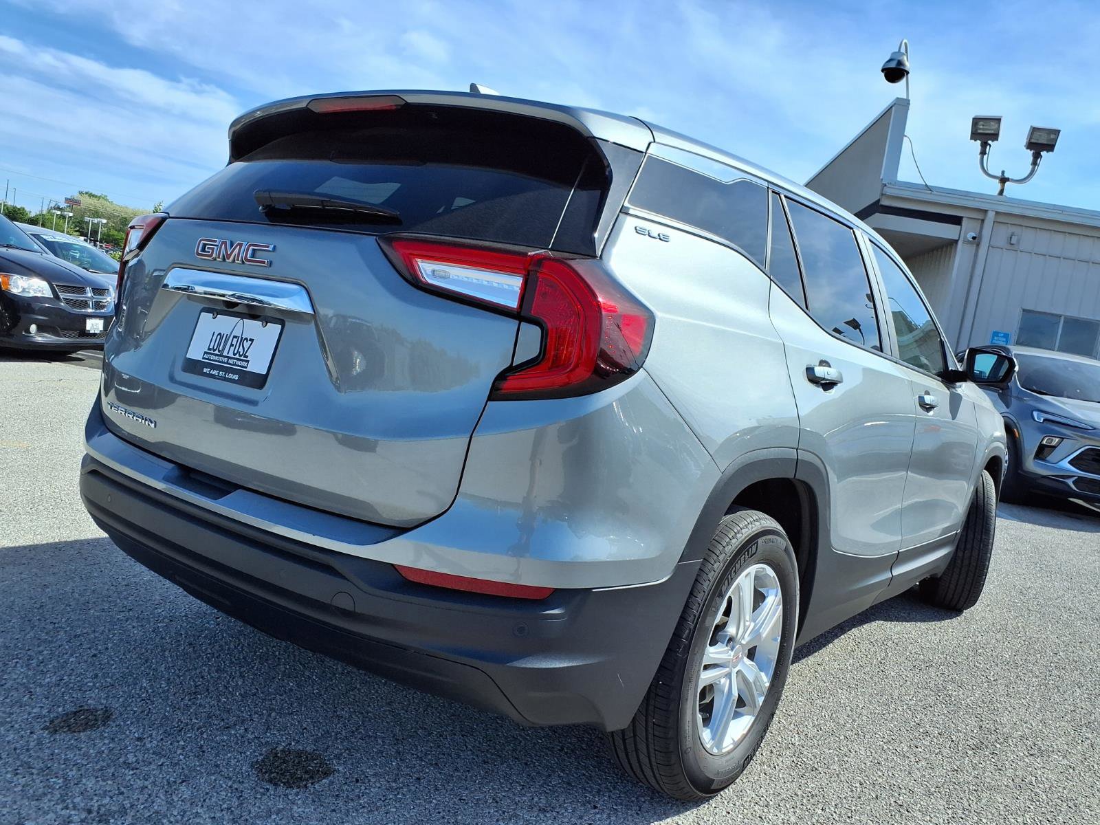Used 2024 GMC Terrain SLE FWD image 32