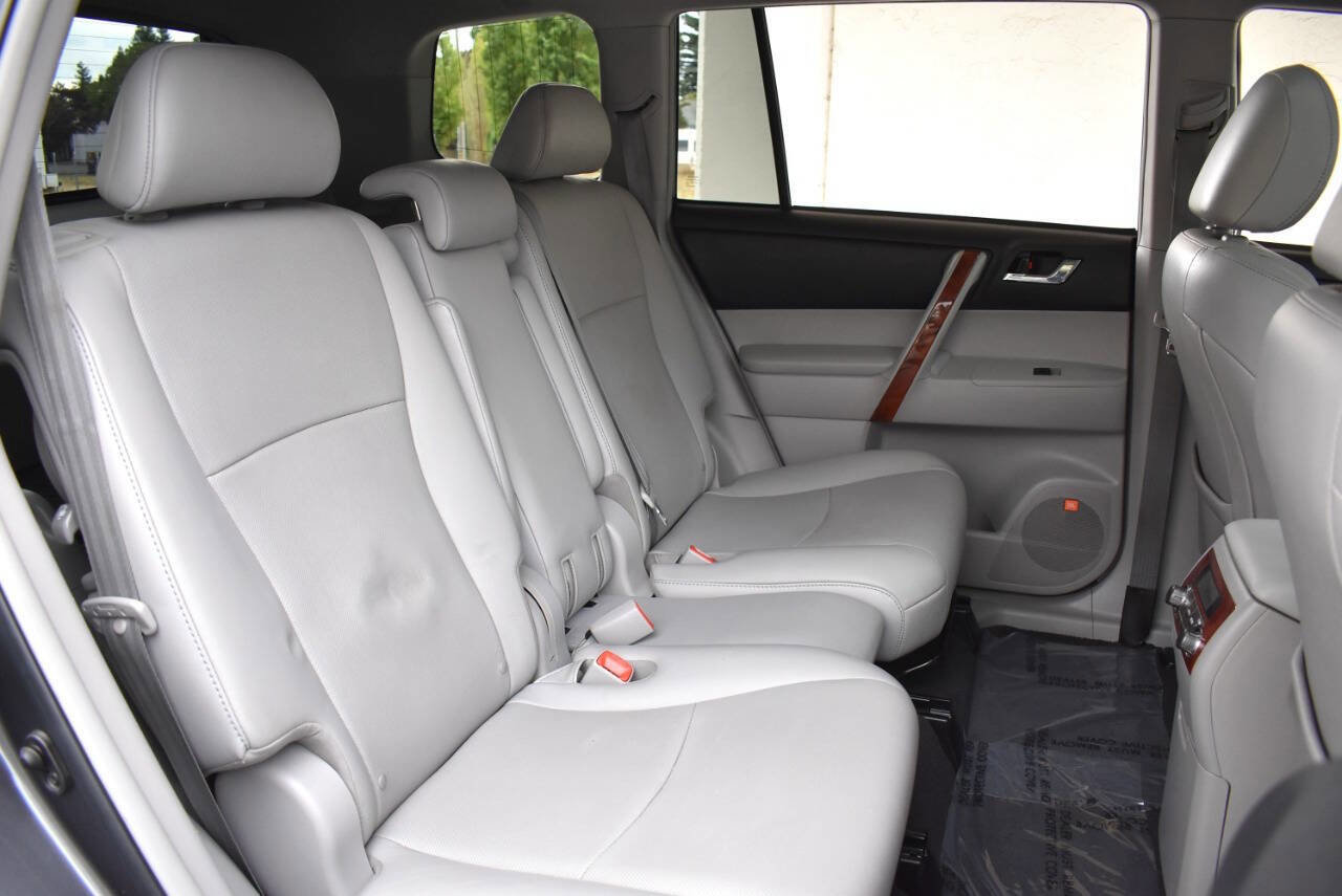 Used 2012 Toyota Highlander Limited image 35
