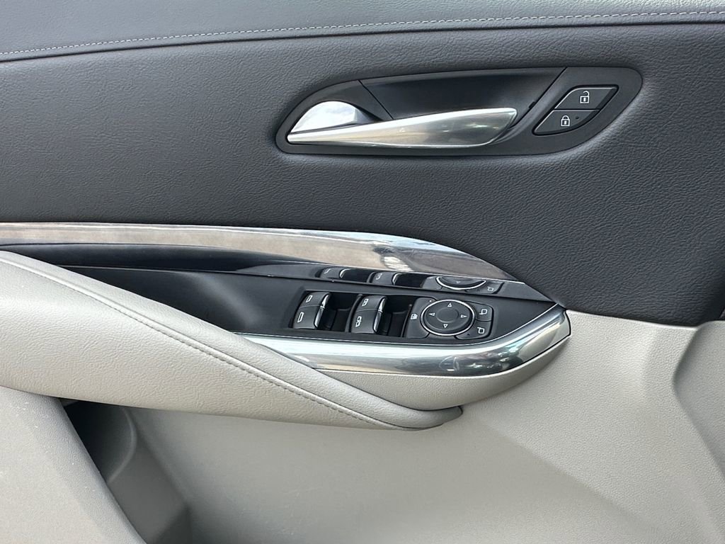 Used 2019 Cadillac XT4 Luxury w/ Cold Weather Package image 11