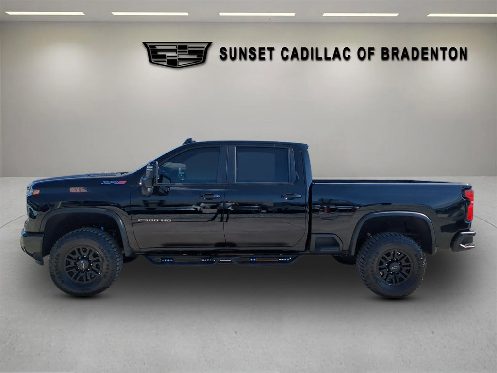 Used 2025 Chevrolet Silverado 2500 ZR2 w/ Technology Package image 7