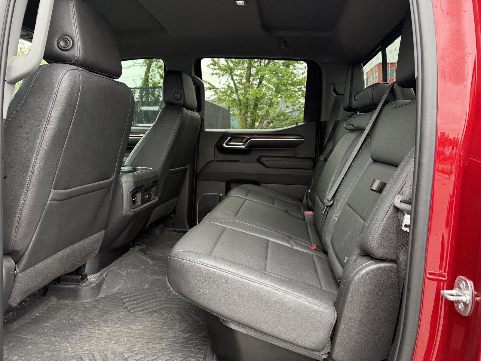 Used 2023 Chevrolet Silverado 1500 LT Trail Boss w/ LT Trail Boss Premium Package AWD/4WD image 10