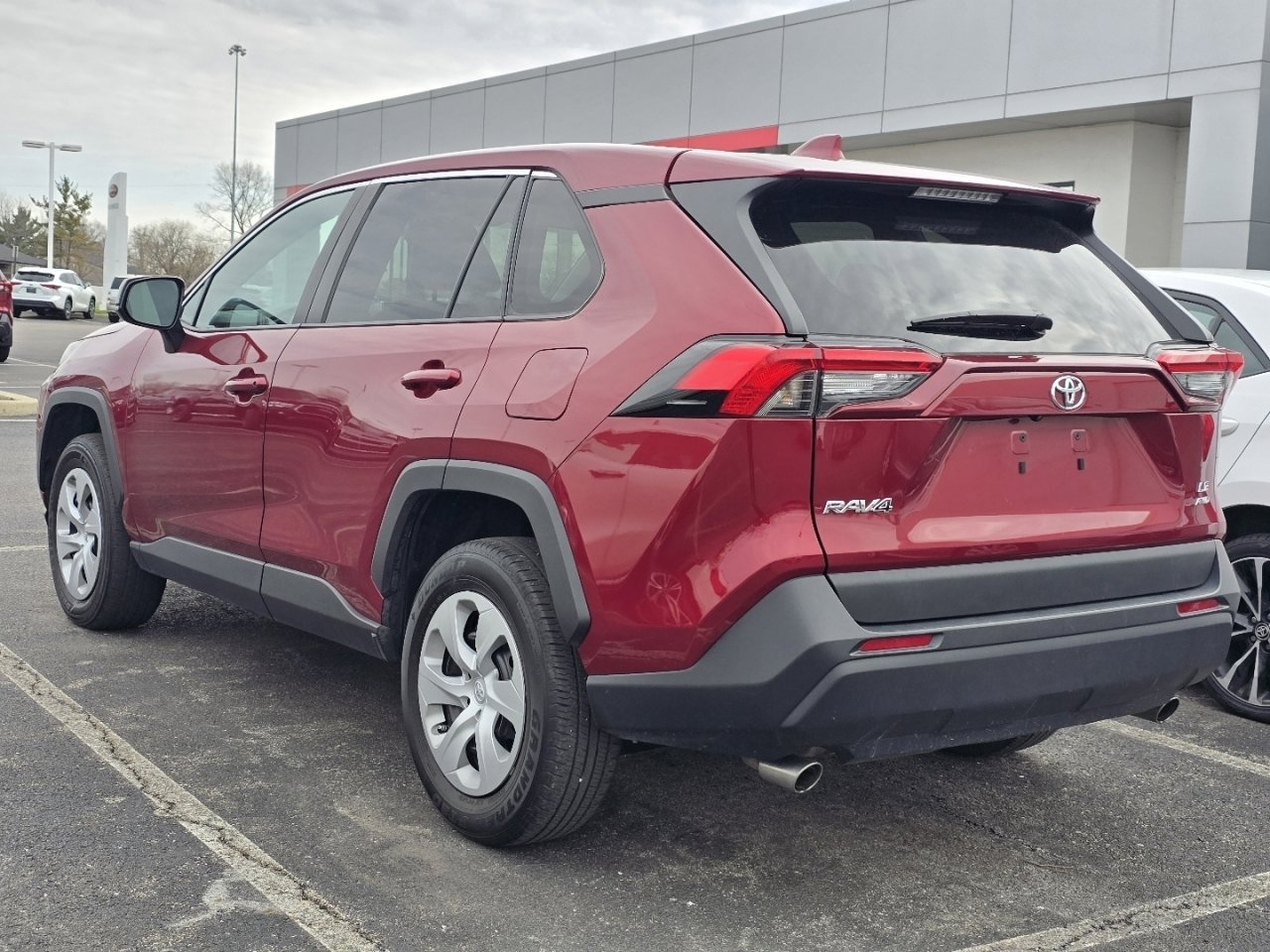 Used 2024 Toyota RAV4 LE image 5