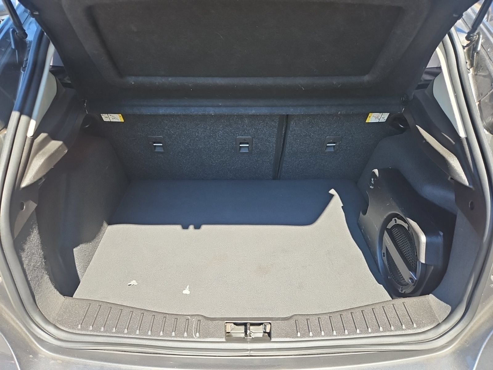 Used 2018 Ford Focus SEL w/ Cold Weather Package FWD image 17