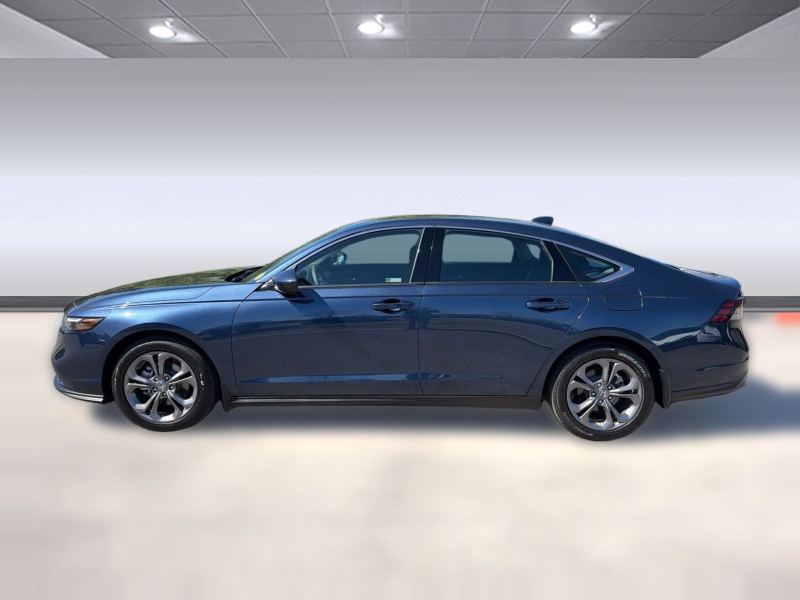 Used 2024 Honda Accord EX image 2
