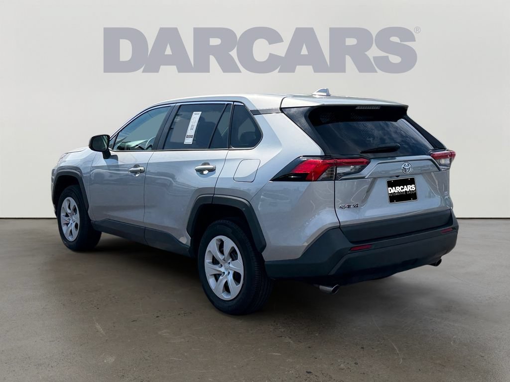 Used 2025 Toyota RAV4 LE AWD/4WD image 5