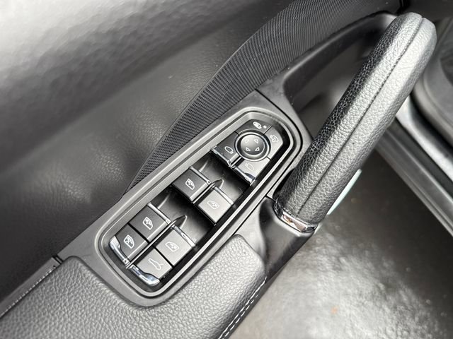 Used 2017 Porsche Cayenne Platinum Edition image 10