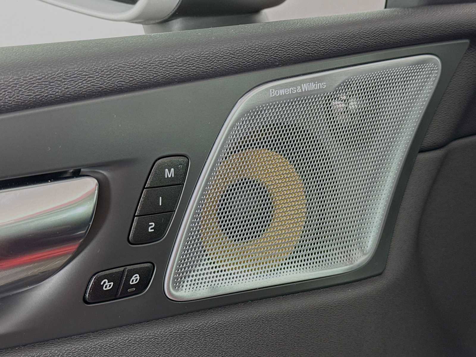 Used 2019 Volvo XC60 T5 R-Design w/ Protection Package Premier image 21