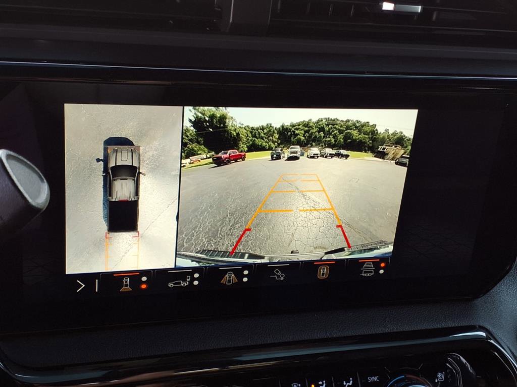 Used 2024 GMC Sierra 2500 AT4 w/ AT4 Premium Plus Package image 4